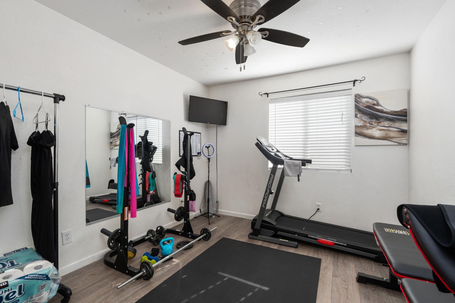 5219 E Garrett Ave, Fresno, CA 93725