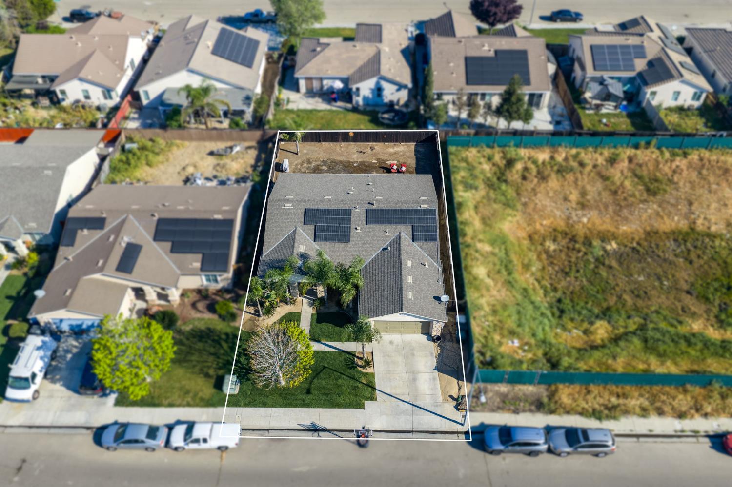 5219 E Garrett Ave, Fresno, CA 93725