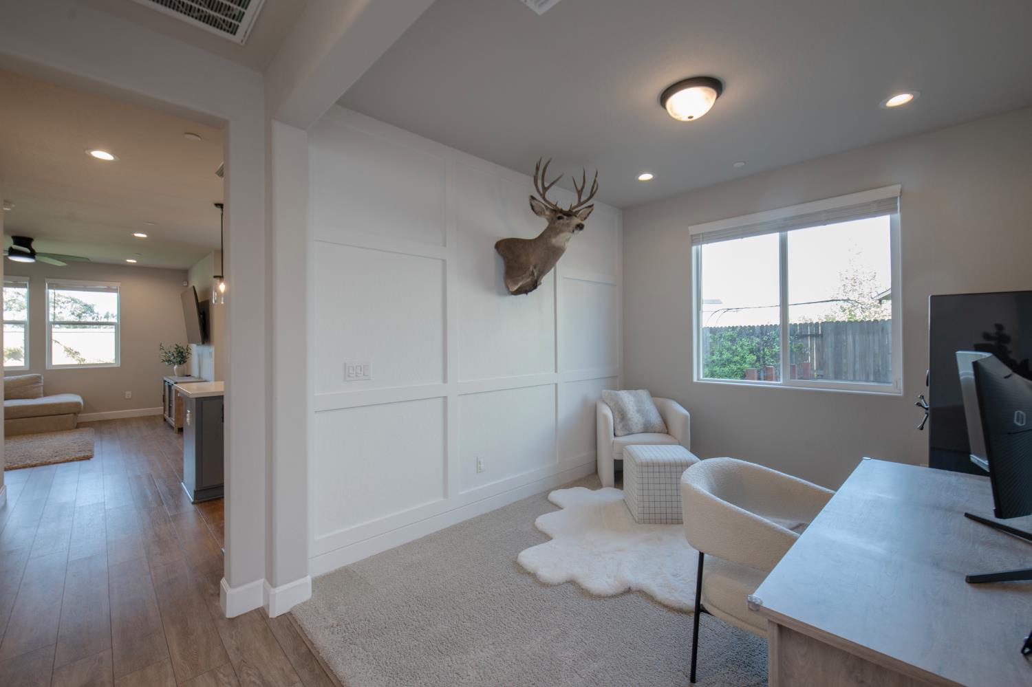 998 Ponderosa Way W, Madera, CA 93636