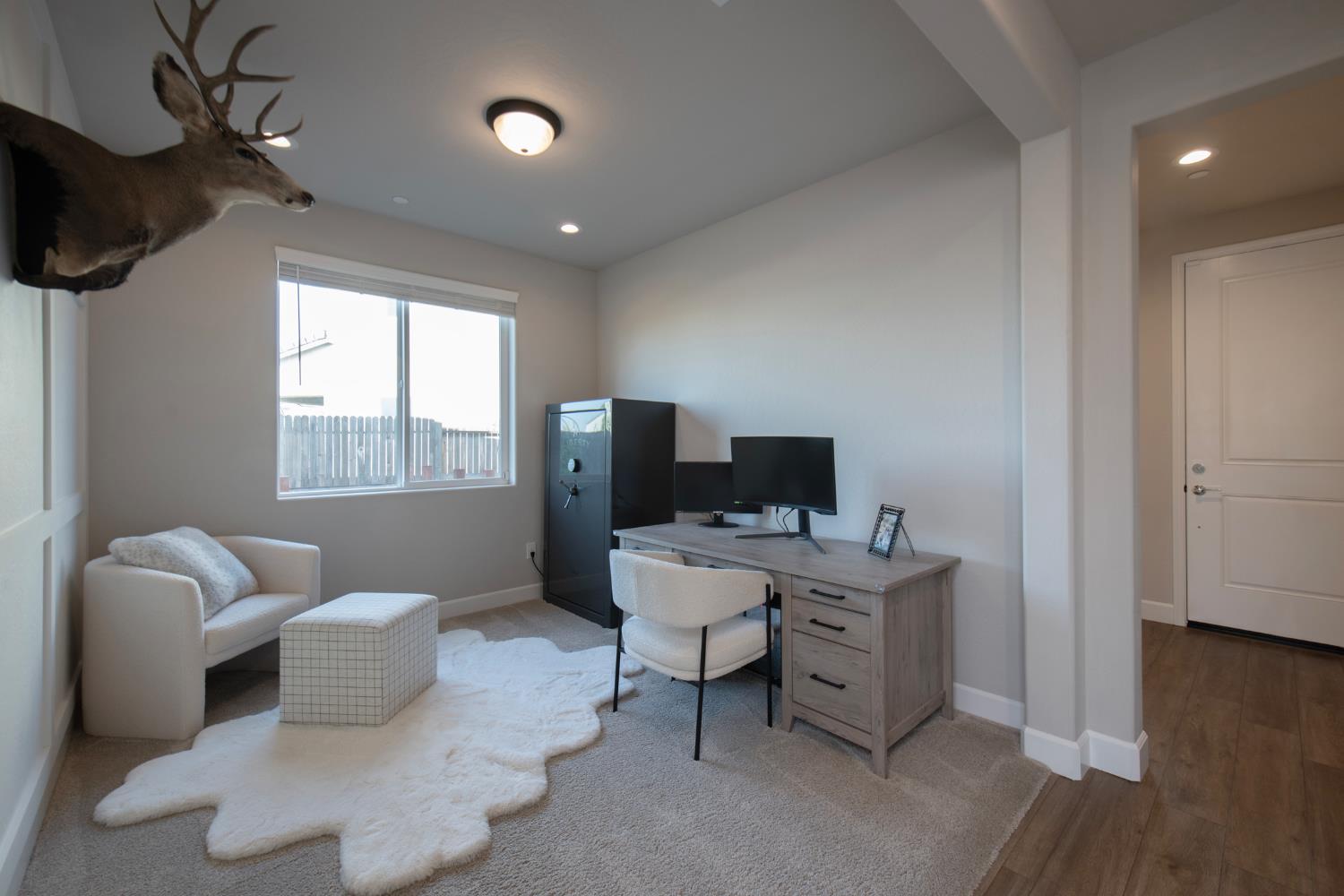 998 Ponderosa Way W, Madera, CA 93636