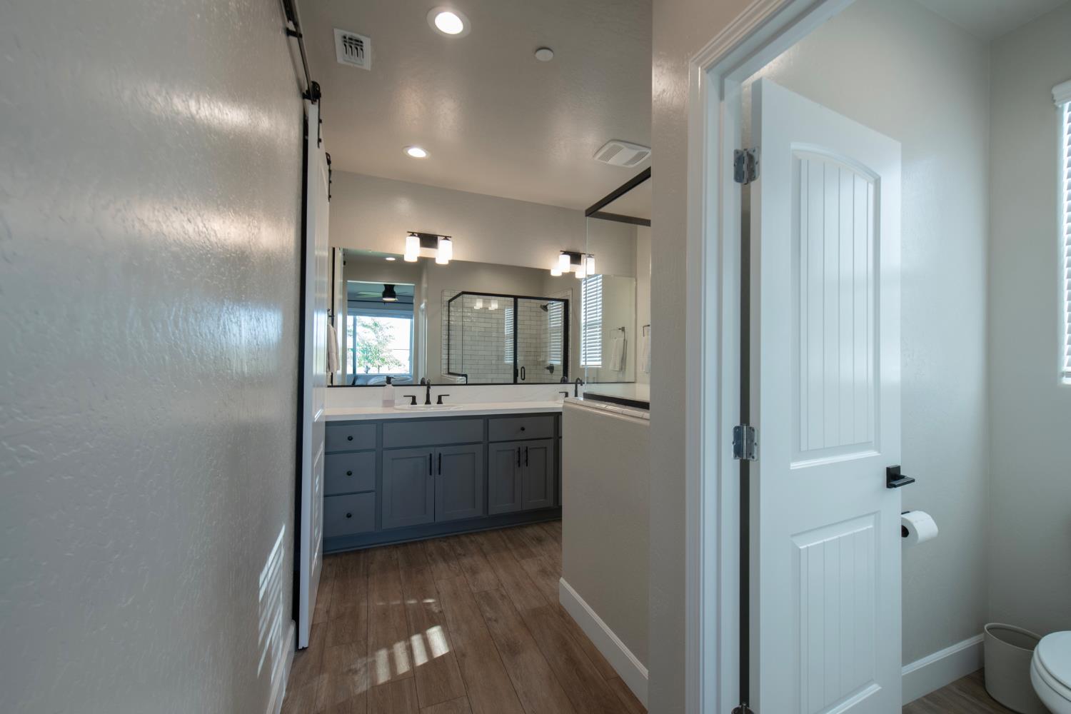 998 Ponderosa Way W, Madera, CA 93636