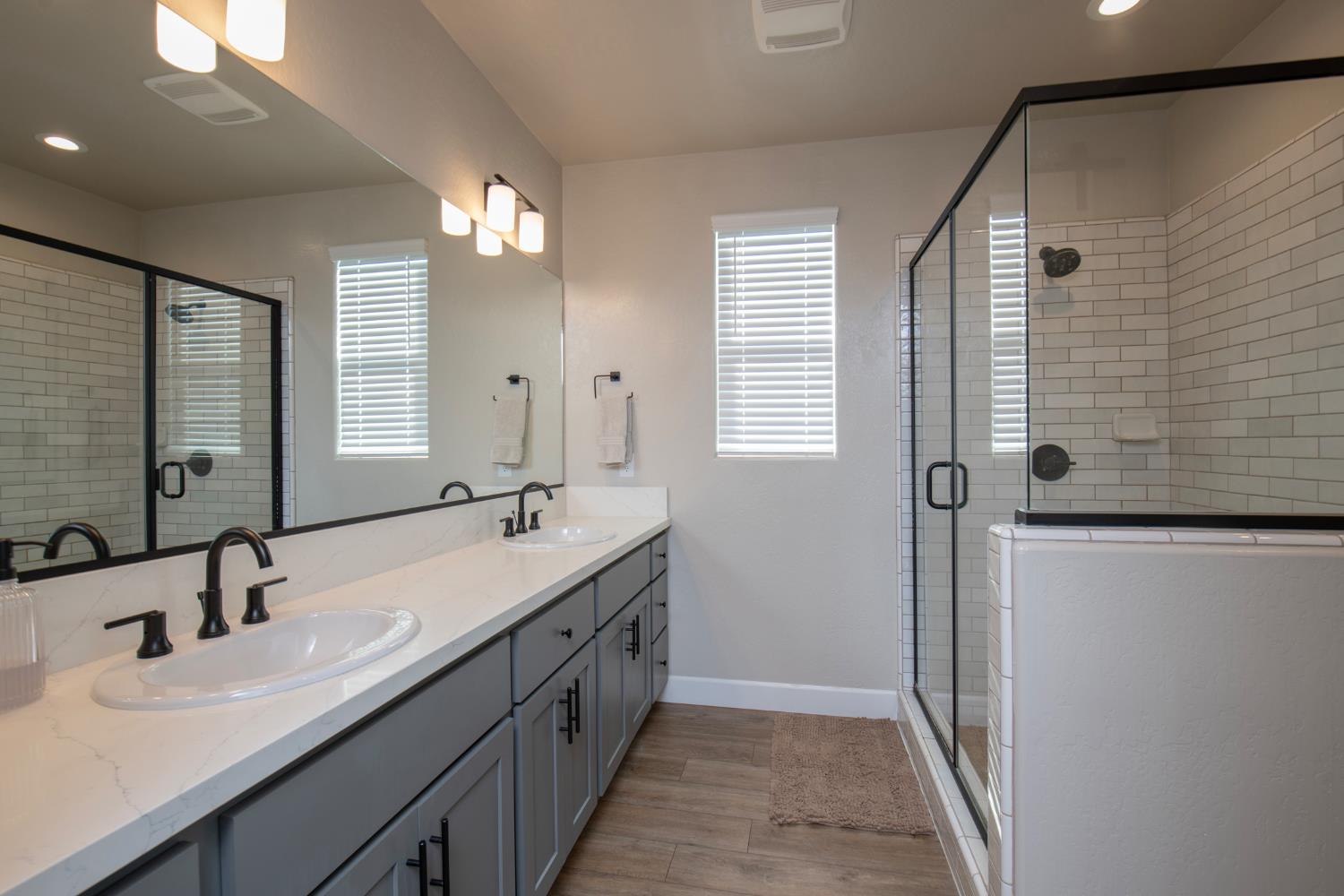 998 Ponderosa Way W, Madera, CA 93636