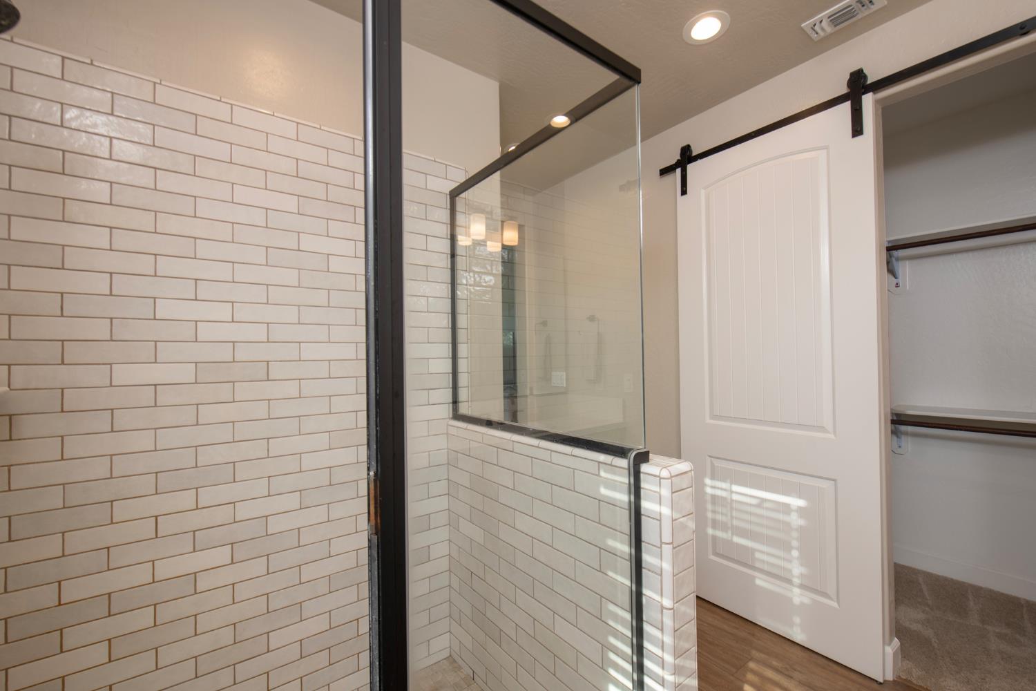 998 Ponderosa Way W, Madera, CA 93636