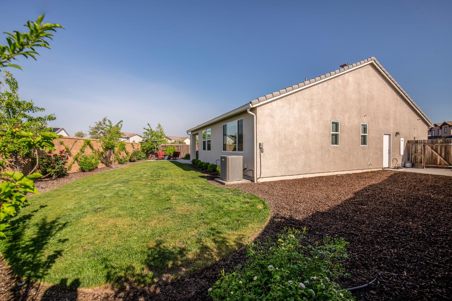 998 Ponderosa Way W, Madera, CA 93636