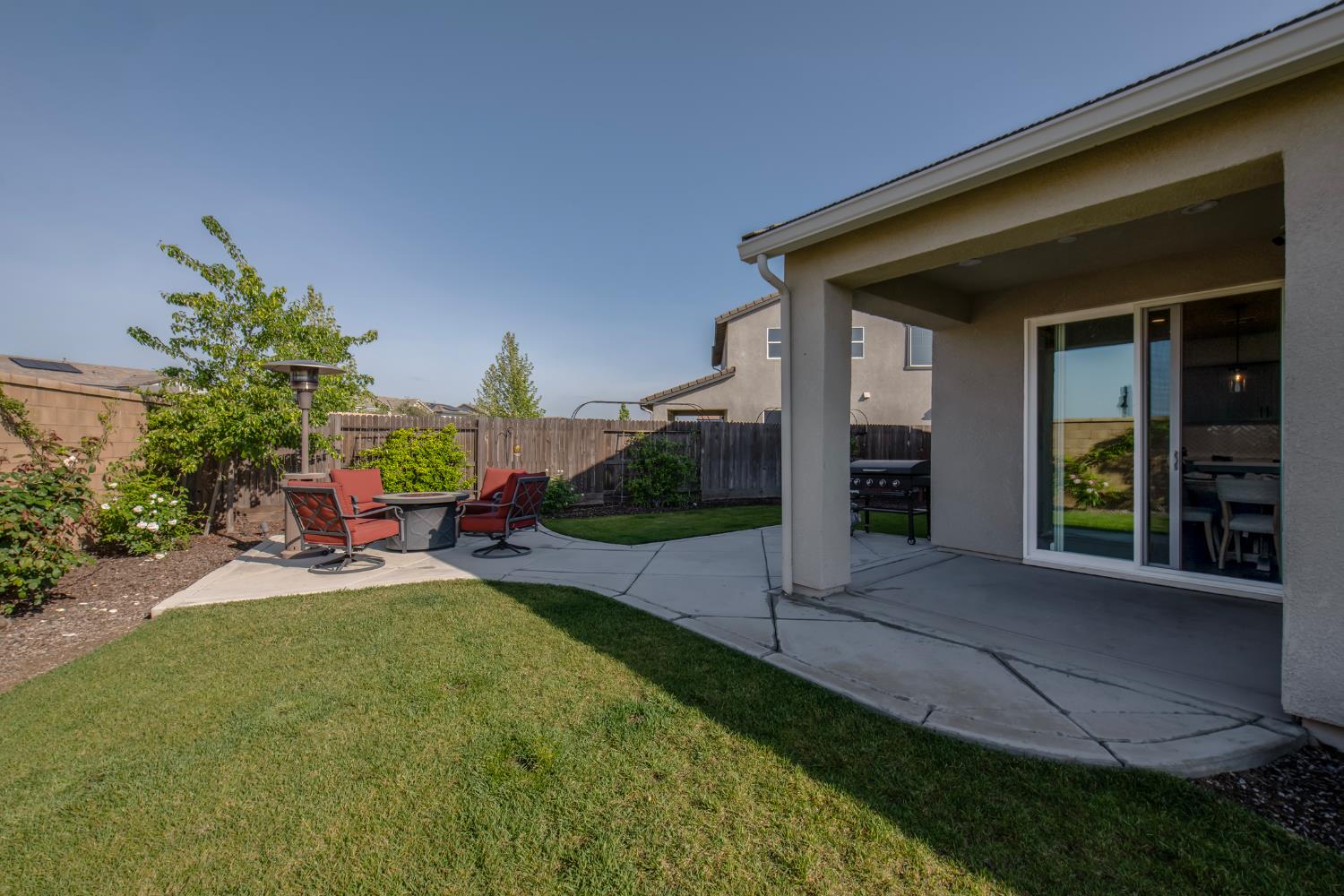 998 Ponderosa Way W, Madera, CA 93636