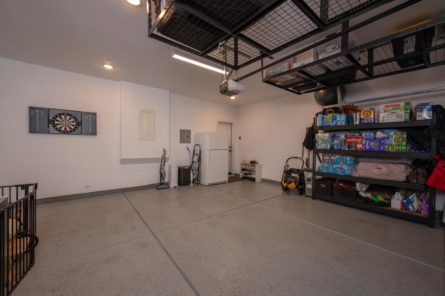 998 Ponderosa Way W, Madera, CA 93636