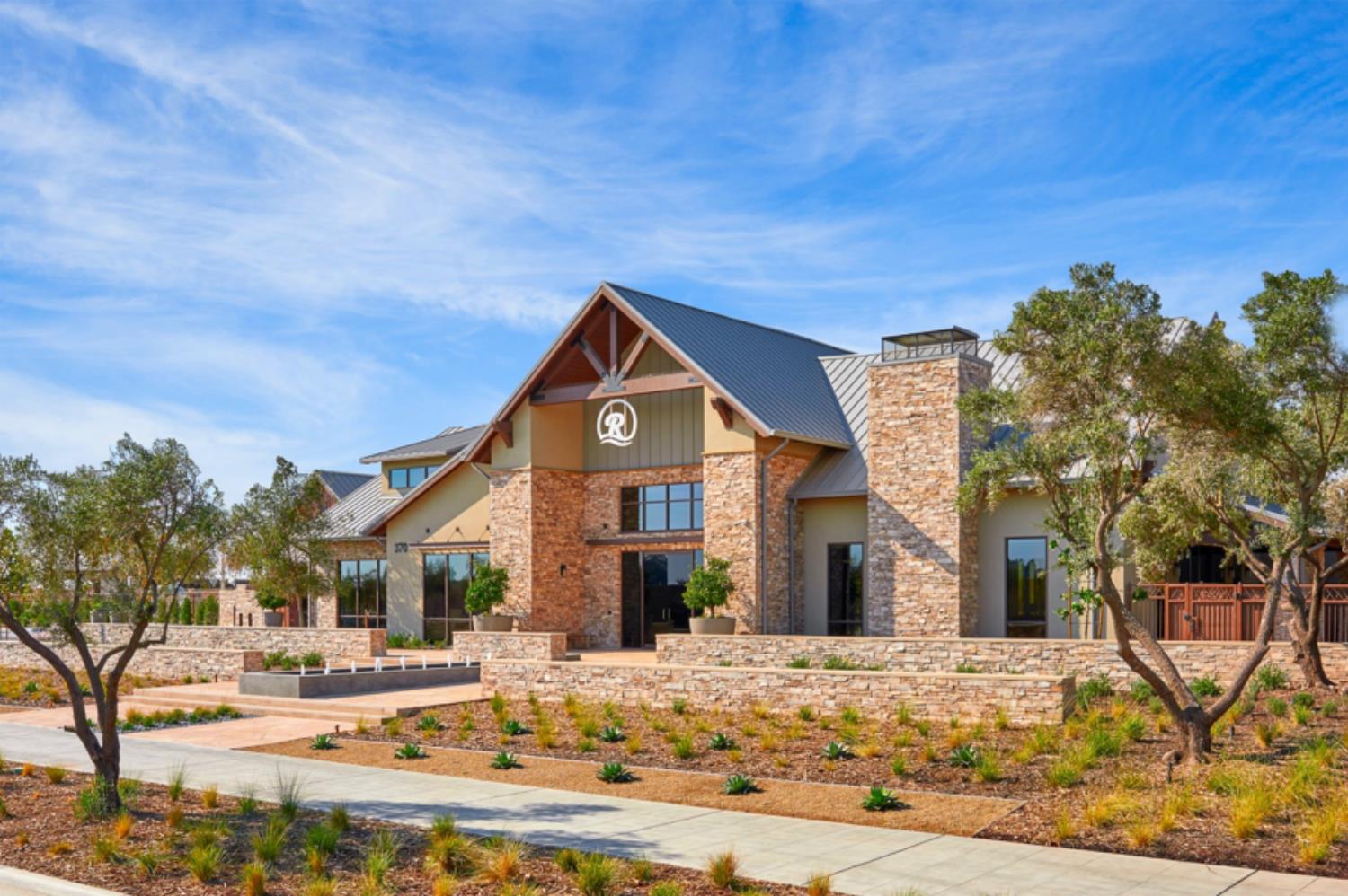 998 Ponderosa Way W, Madera, CA 93636