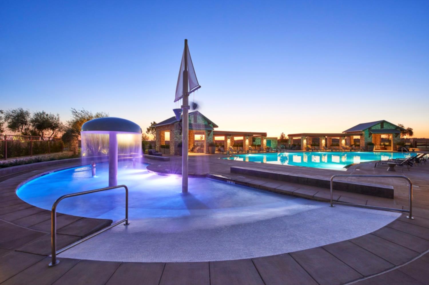 998 Ponderosa Way W, Madera, CA 93636