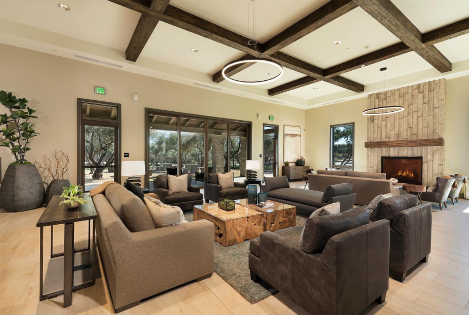 998 Ponderosa Way W, Madera, CA 93636