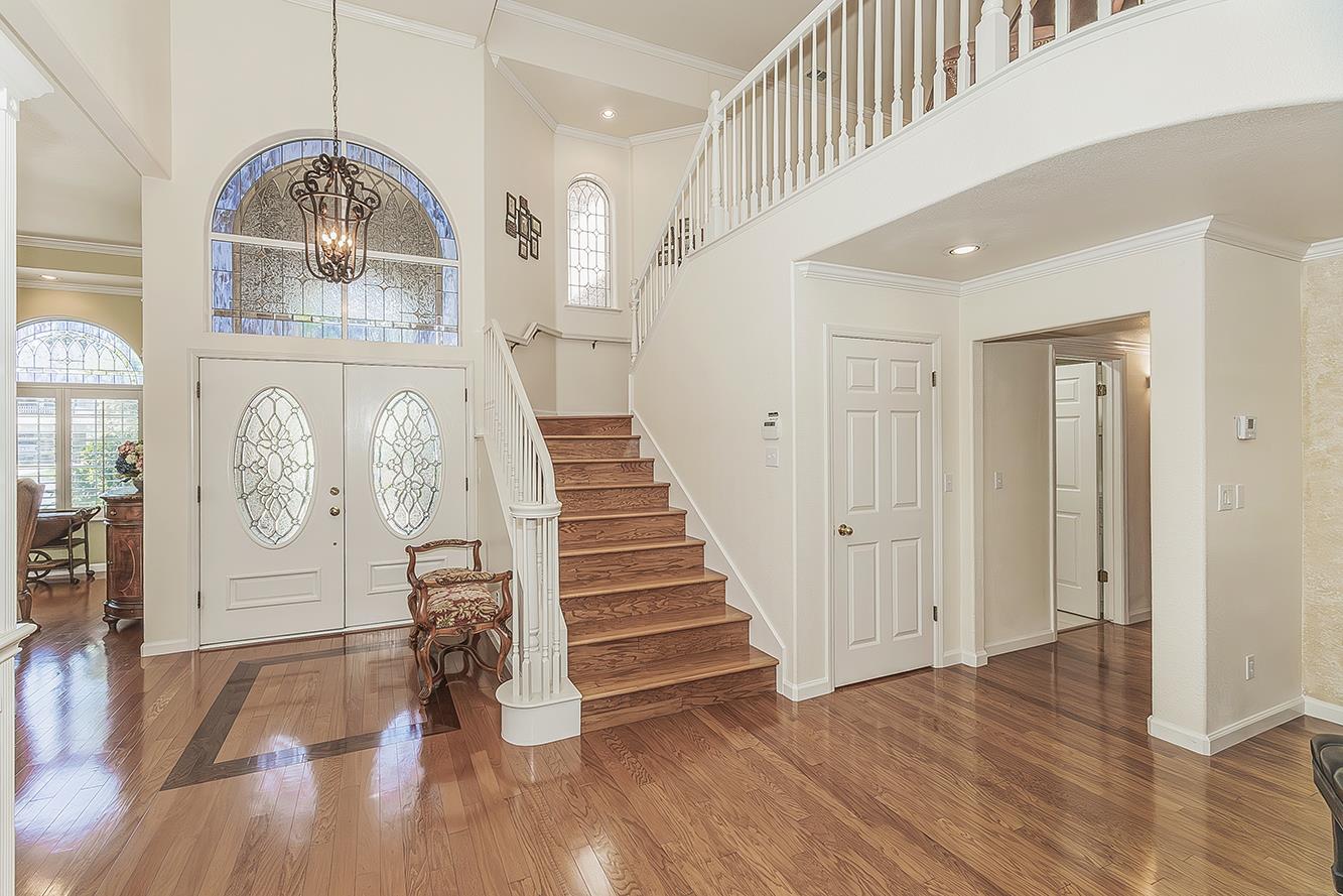 8466 N Dearing Ave, Fresno, CA 93720