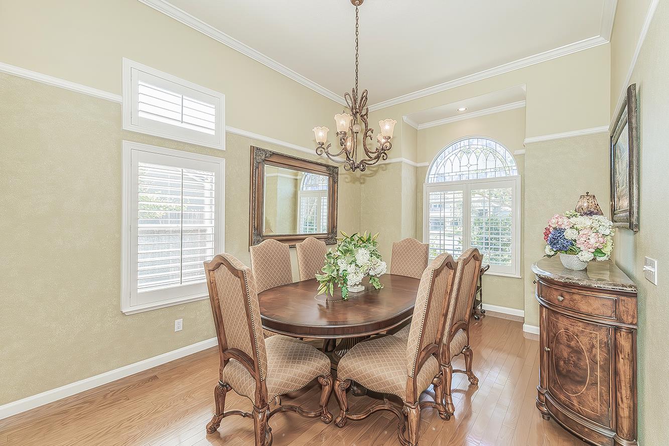 8466 N Dearing Ave, Fresno, CA 93720