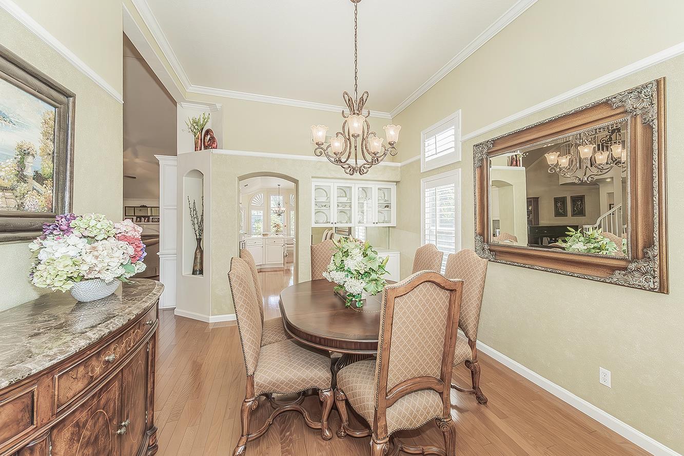 8466 N Dearing Ave, Fresno, CA 93720