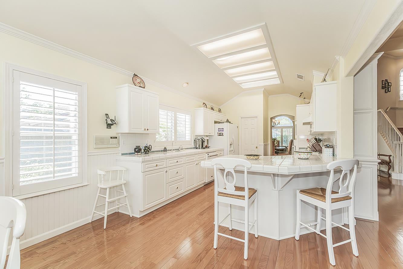 8466 N Dearing Ave, Fresno, CA 93720