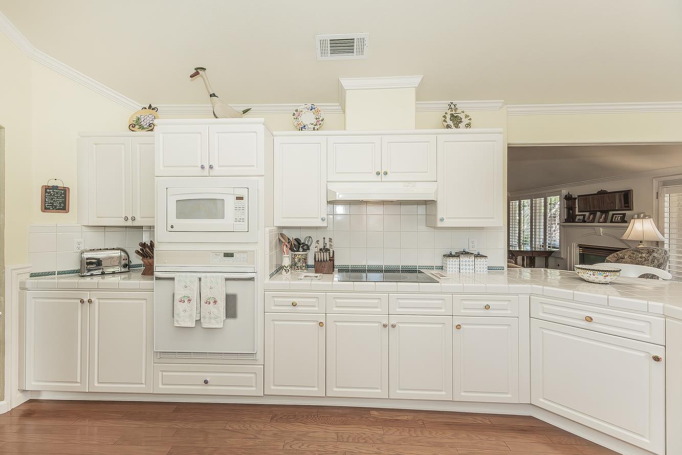 8466 N Dearing Ave, Fresno, CA 93720