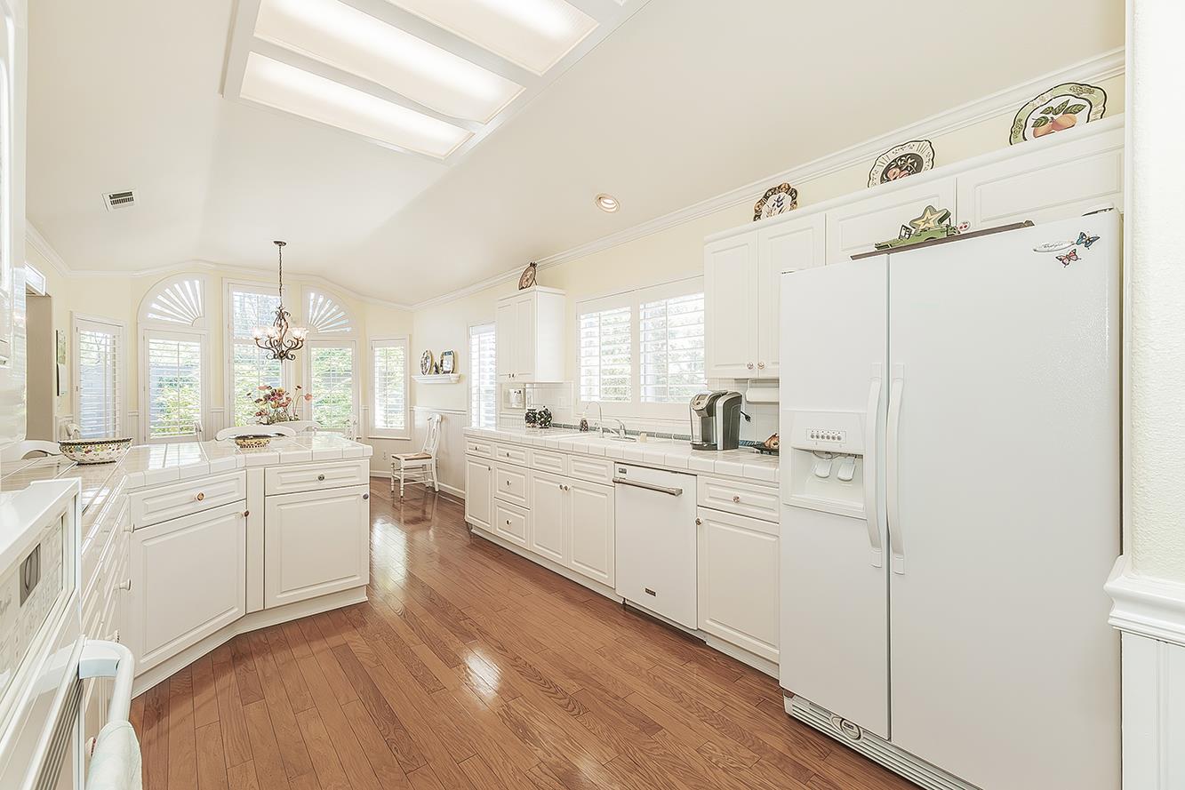 8466 N Dearing Ave, Fresno, CA 93720