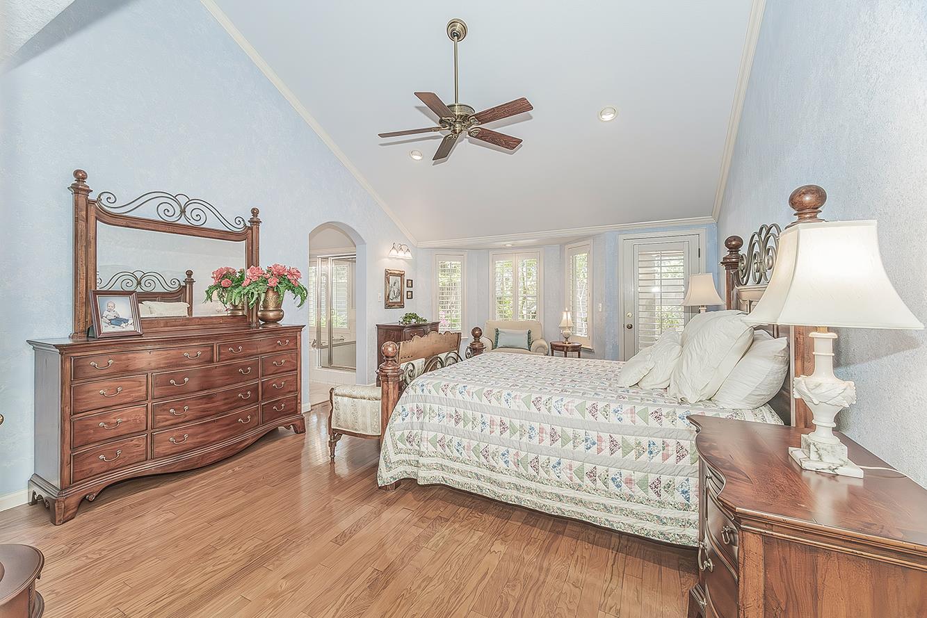 8466 N Dearing Ave, Fresno, CA 93720