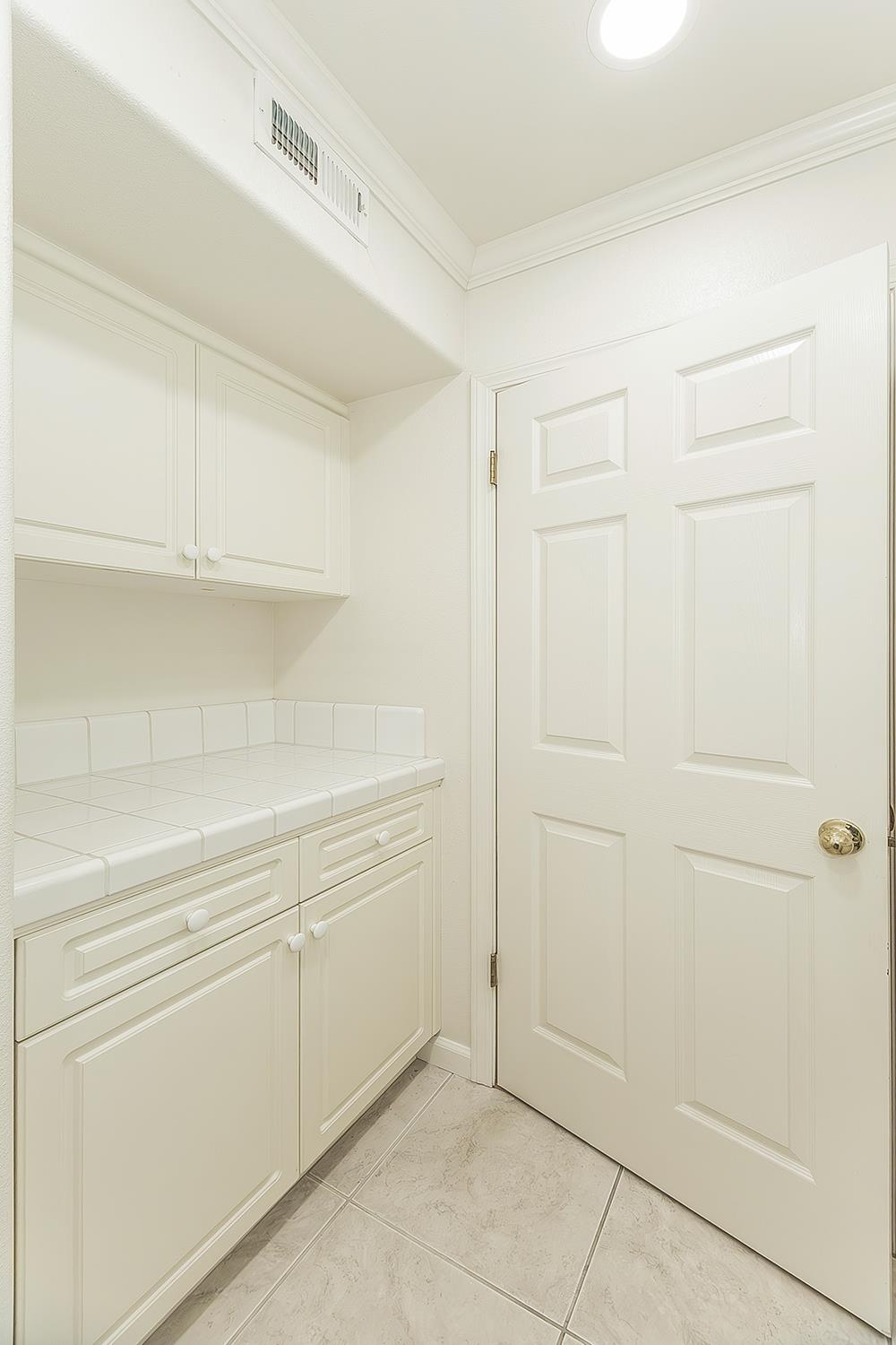 8466 N Dearing Ave, Fresno, CA 93720