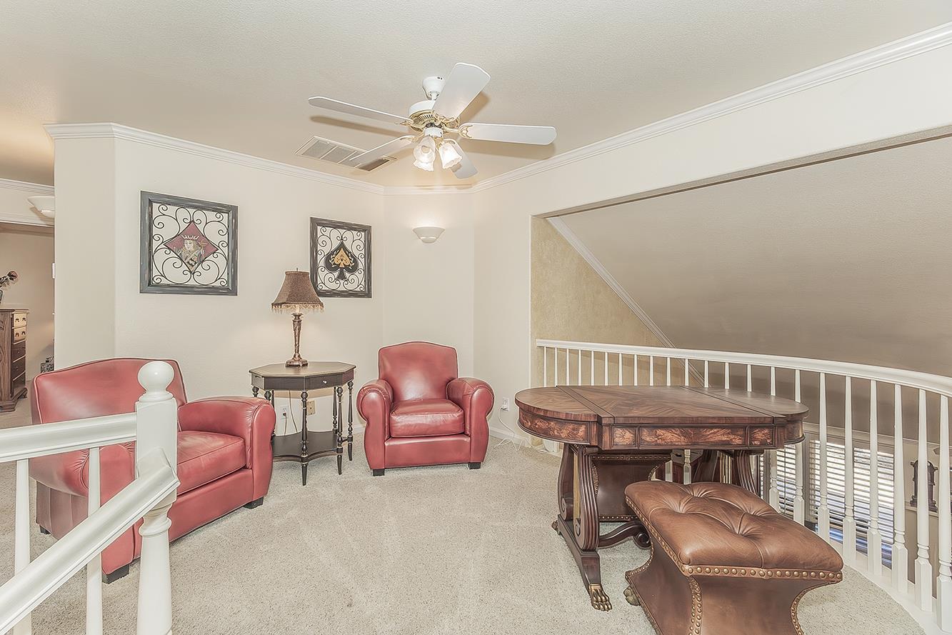 8466 N Dearing Ave, Fresno, CA 93720