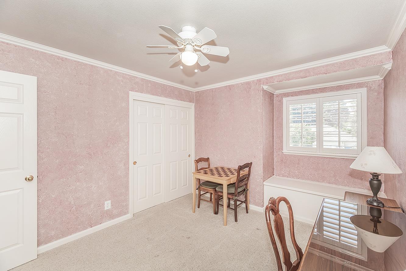 8466 N Dearing Ave, Fresno, CA 93720