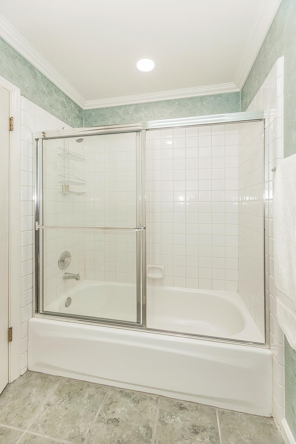 8466 N Dearing Ave, Fresno, CA 93720