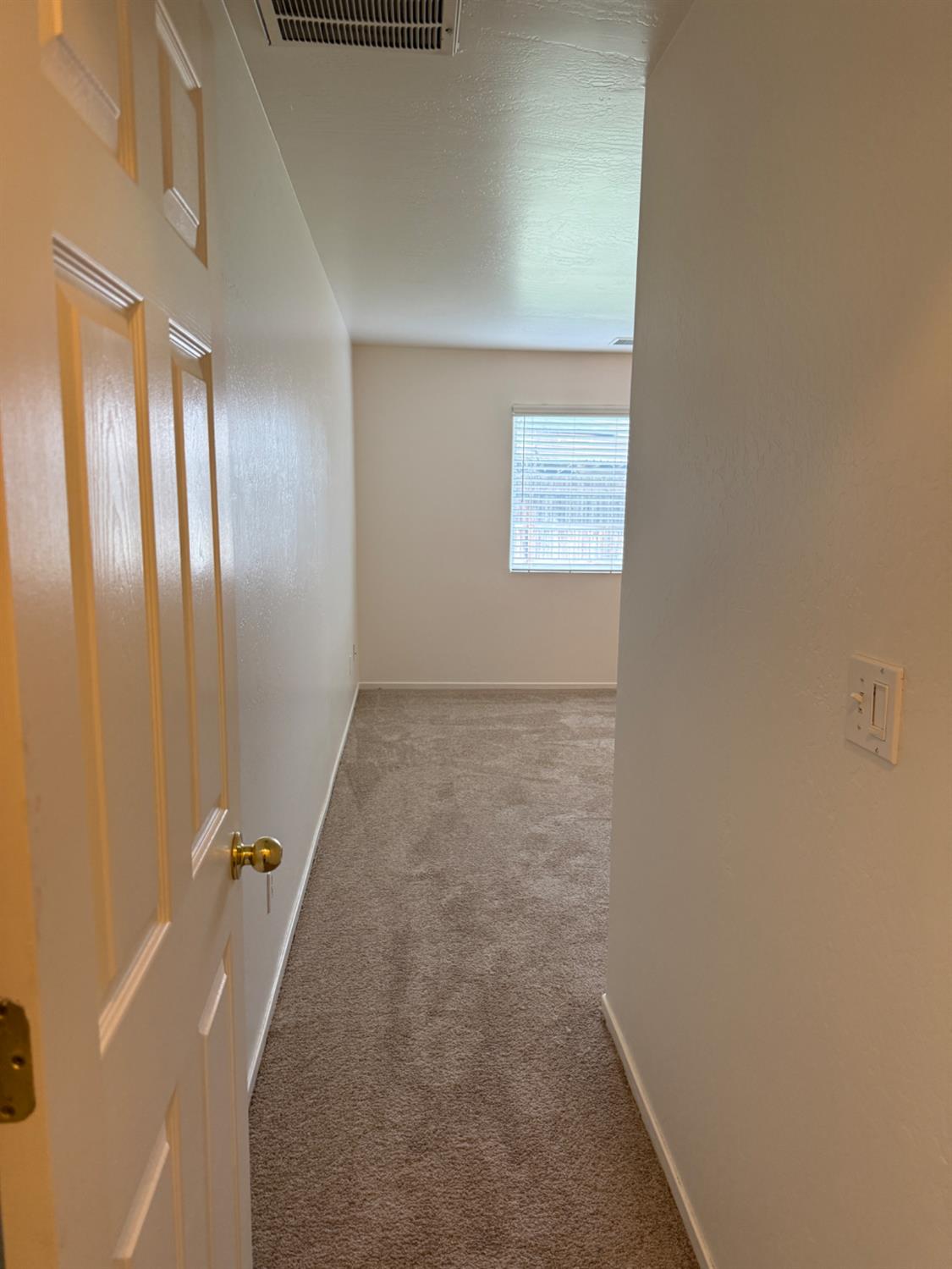 2020 W Bristol Ln, Hanford, CA 93230