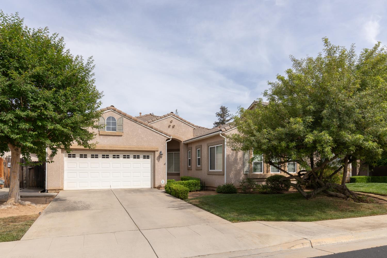 1827 N Joshua Ave, Clovis, CA 93619