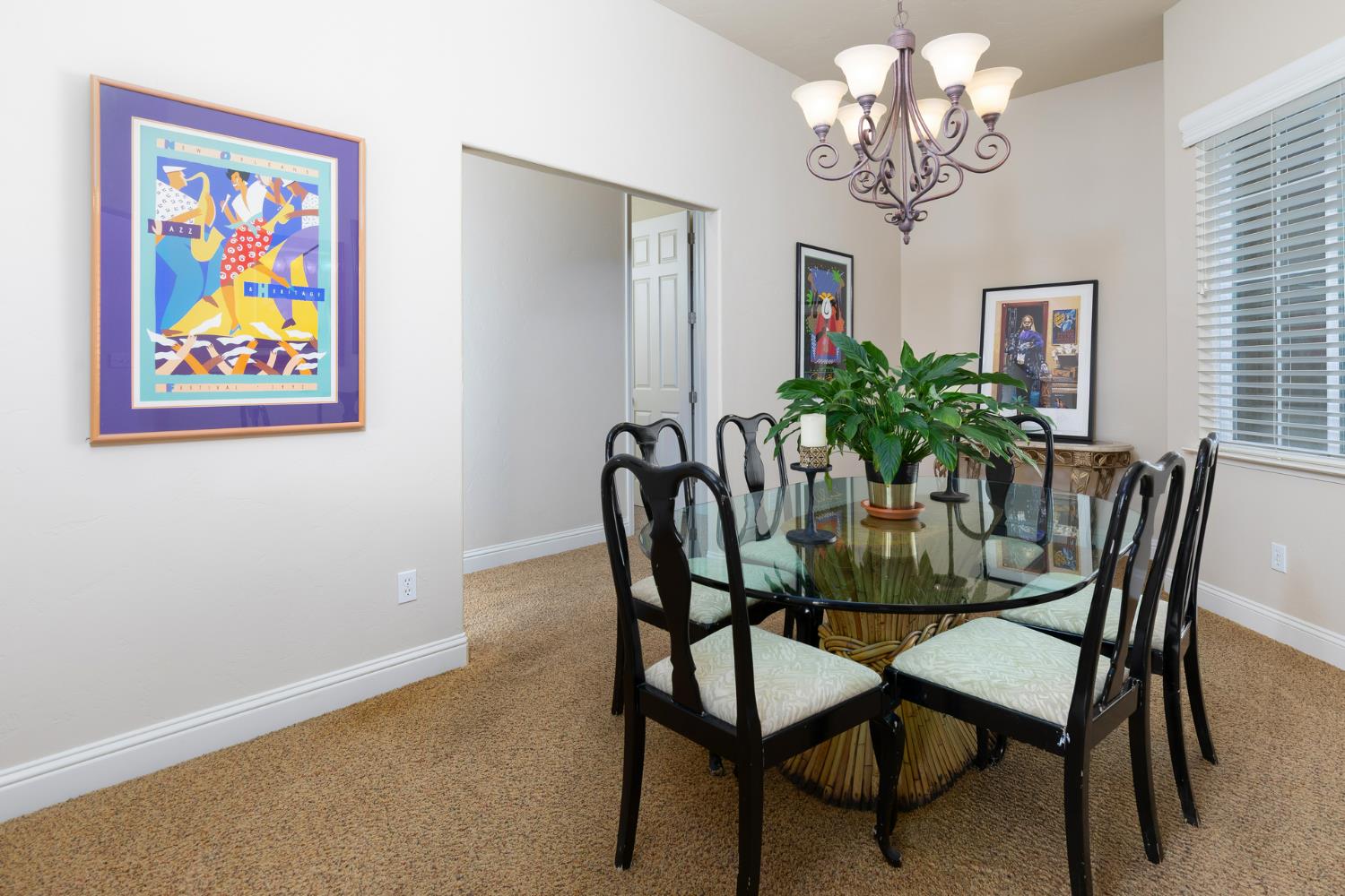 1827 N Joshua Ave, Clovis, CA 93619