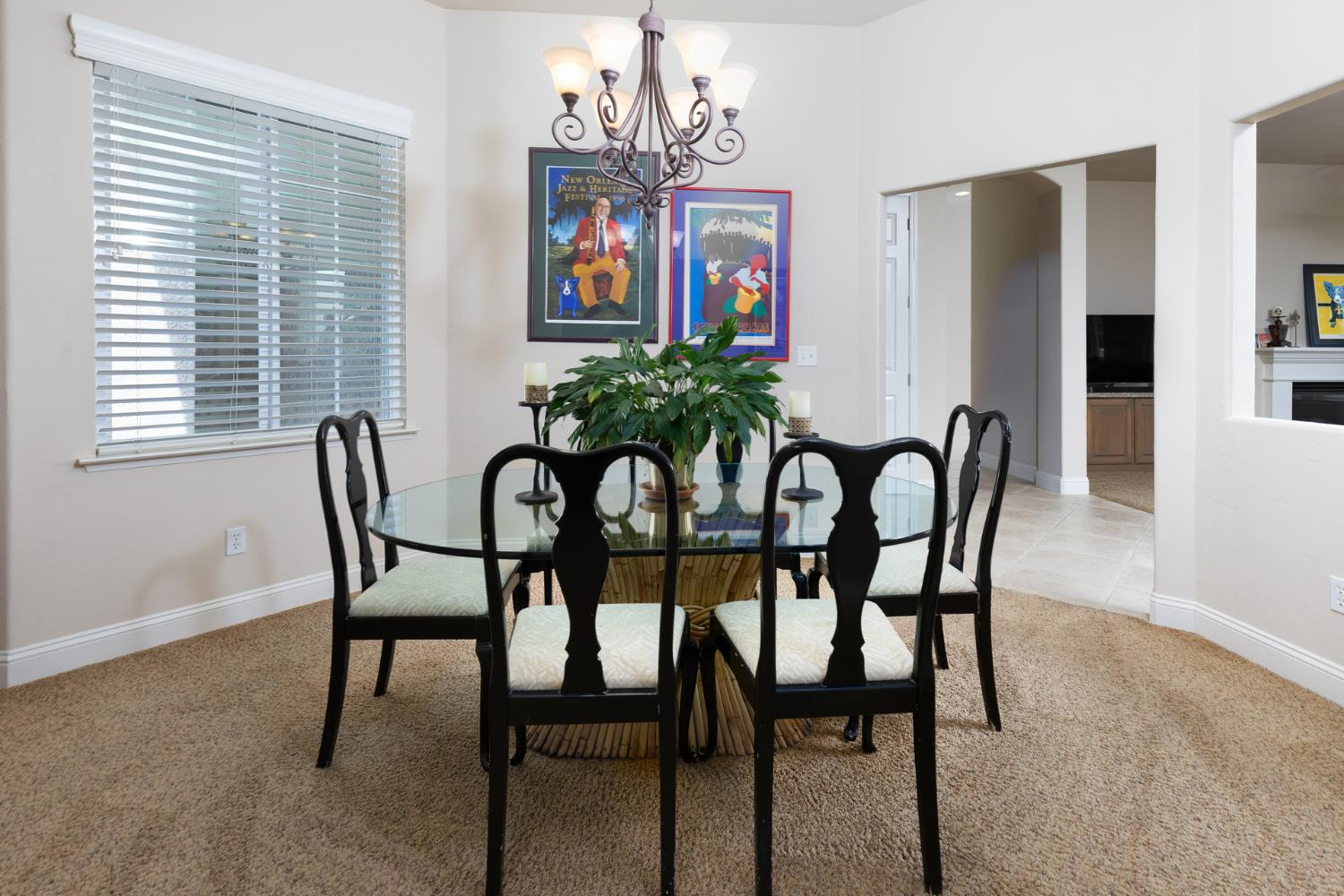 1827 N Joshua Ave, Clovis, CA 93619