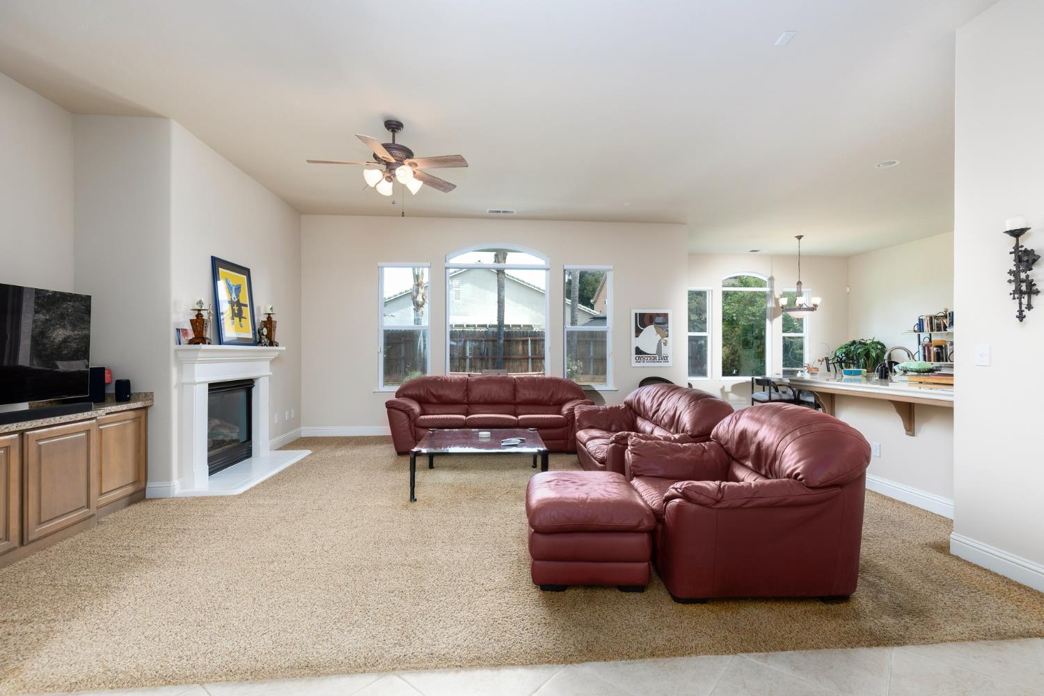 1827 N Joshua Ave, Clovis, CA 93619