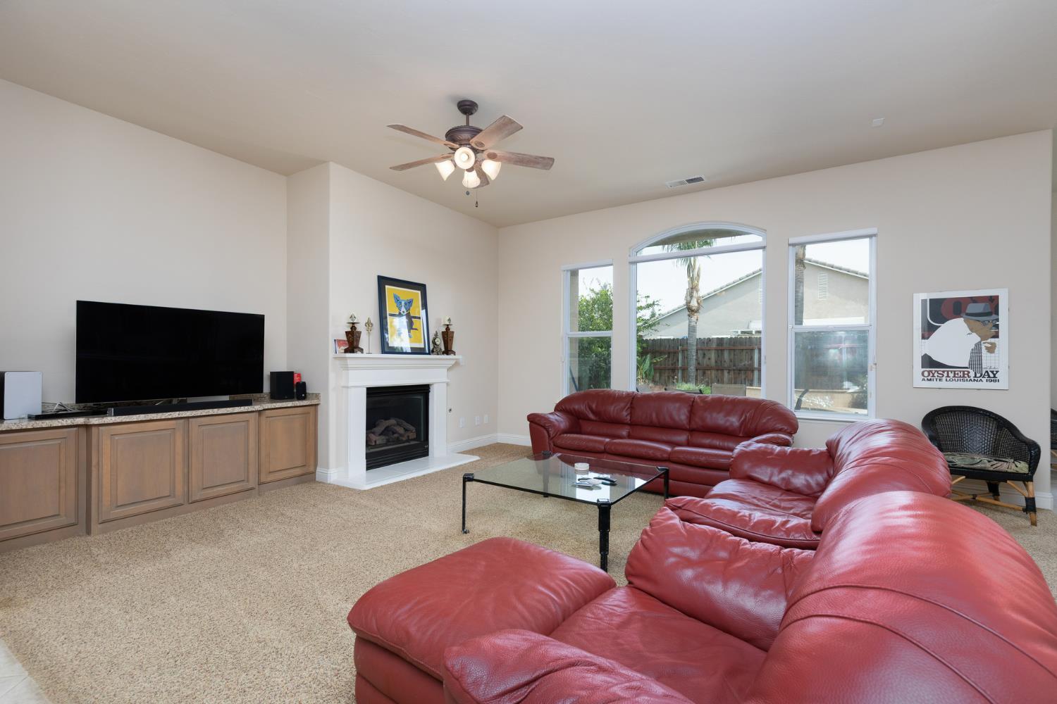 1827 N Joshua Ave, Clovis, CA 93619