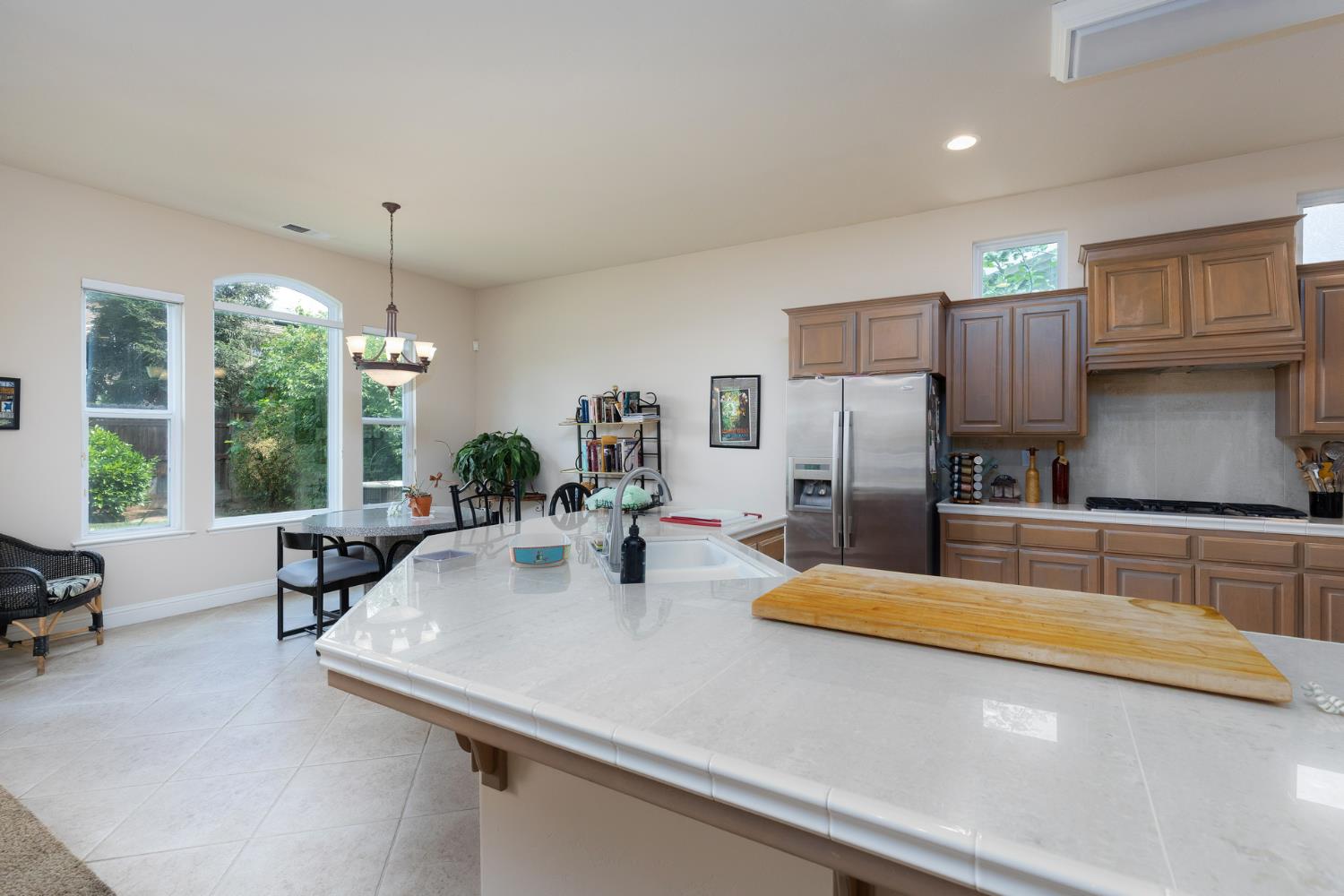 1827 N Joshua Ave, Clovis, CA 93619