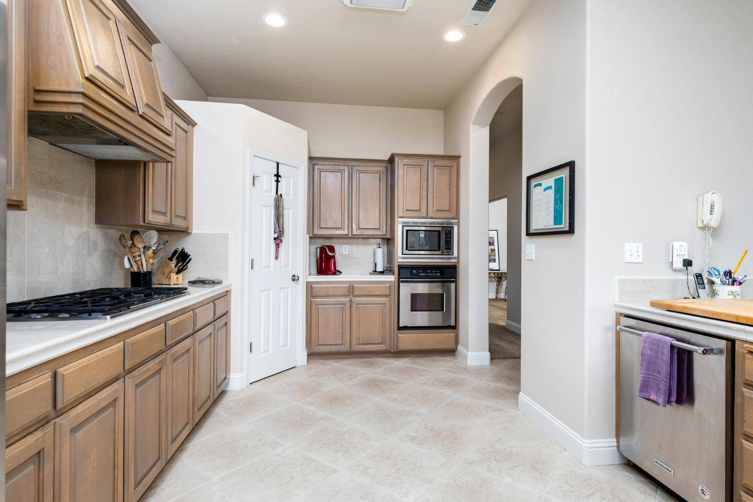 1827 N Joshua Ave, Clovis, CA 93619