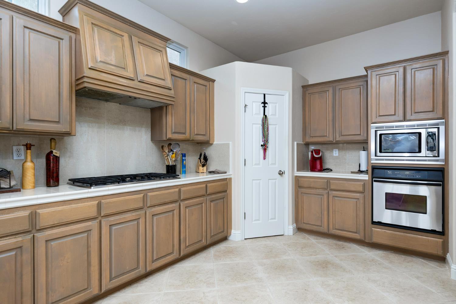 1827 N Joshua Ave, Clovis, CA 93619