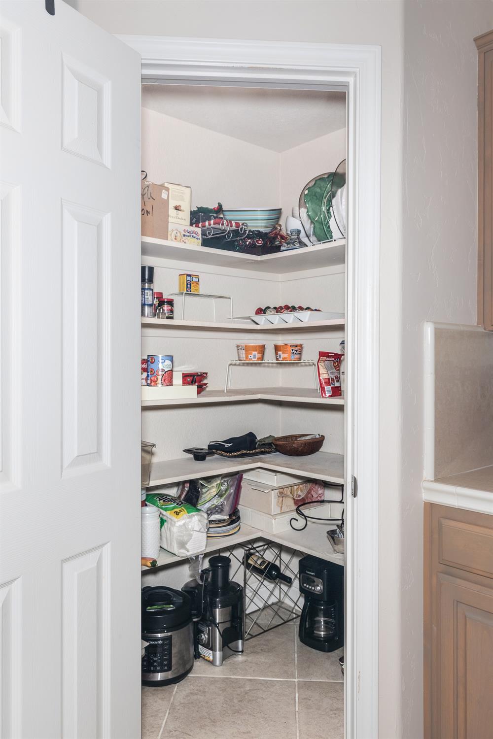 1827 N Joshua Ave, Clovis, CA 93619