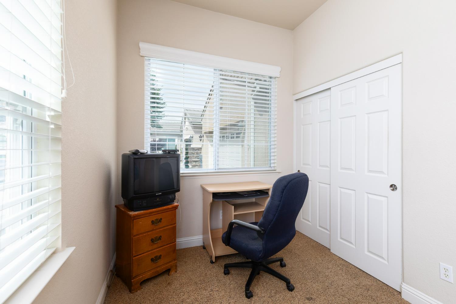 1827 N Joshua Ave, Clovis, CA 93619