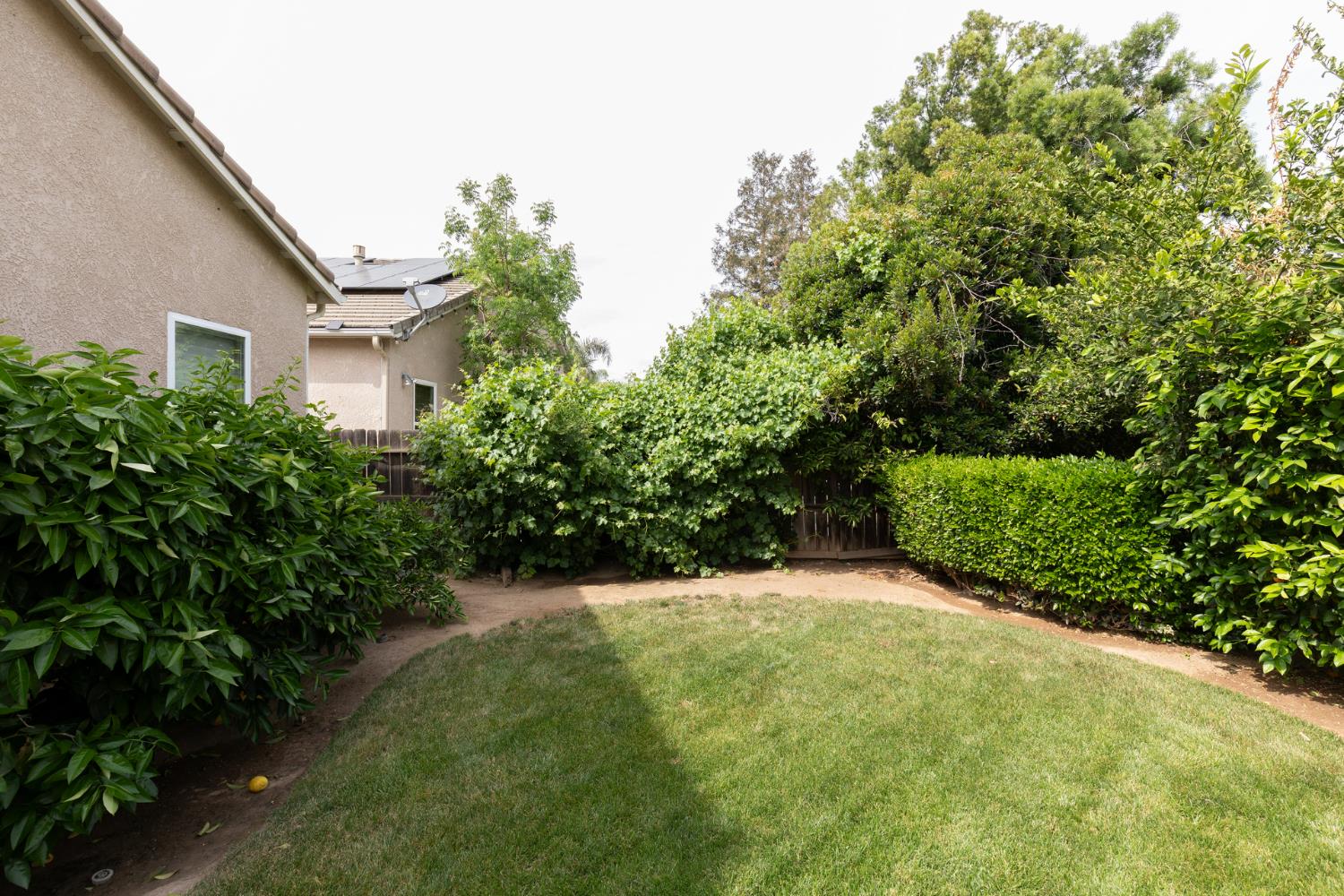 1827 N Joshua Ave, Clovis, CA 93619