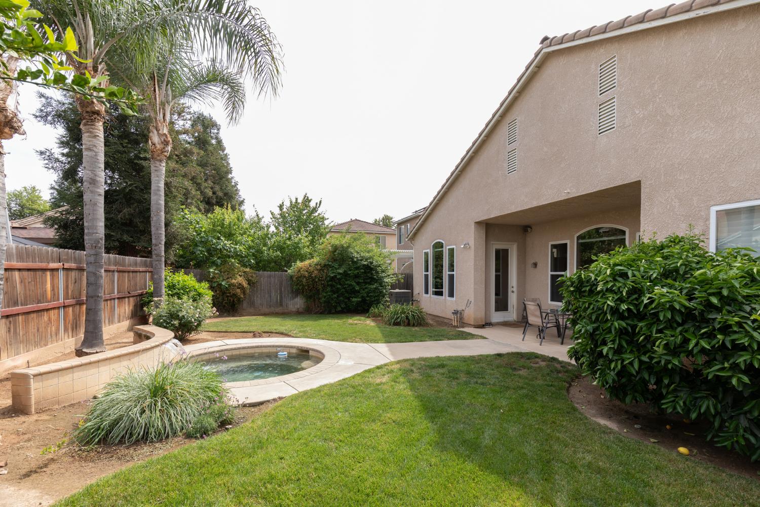 1827 N Joshua Ave, Clovis, CA 93619