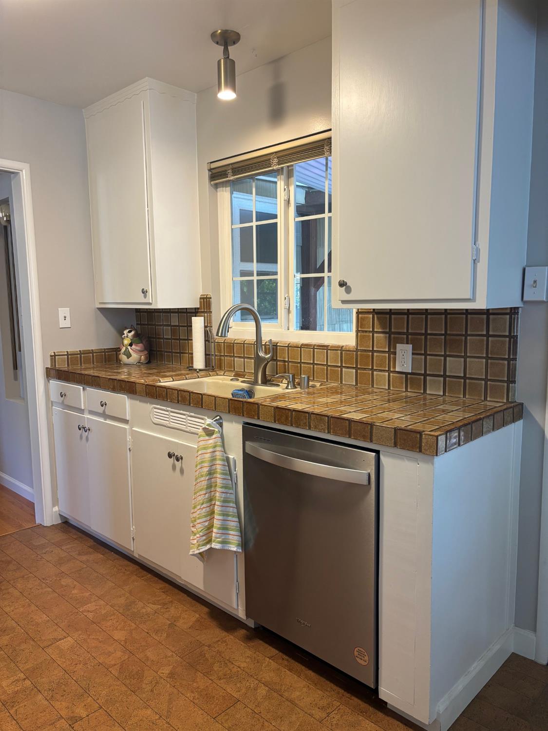 5660 Jacks Ln, Sacramento, CA 95822