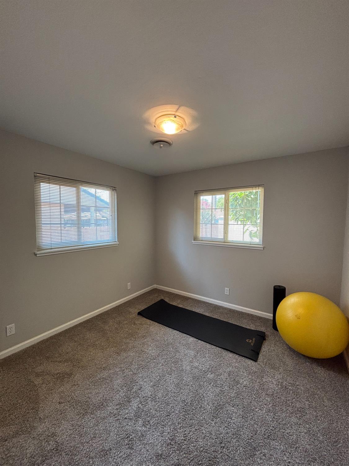 5660 Jacks Ln, Sacramento, CA 95822