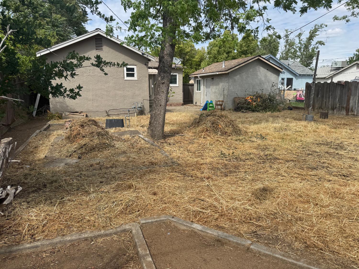 3322 E Lamona Ave, Fresno, CA 93703