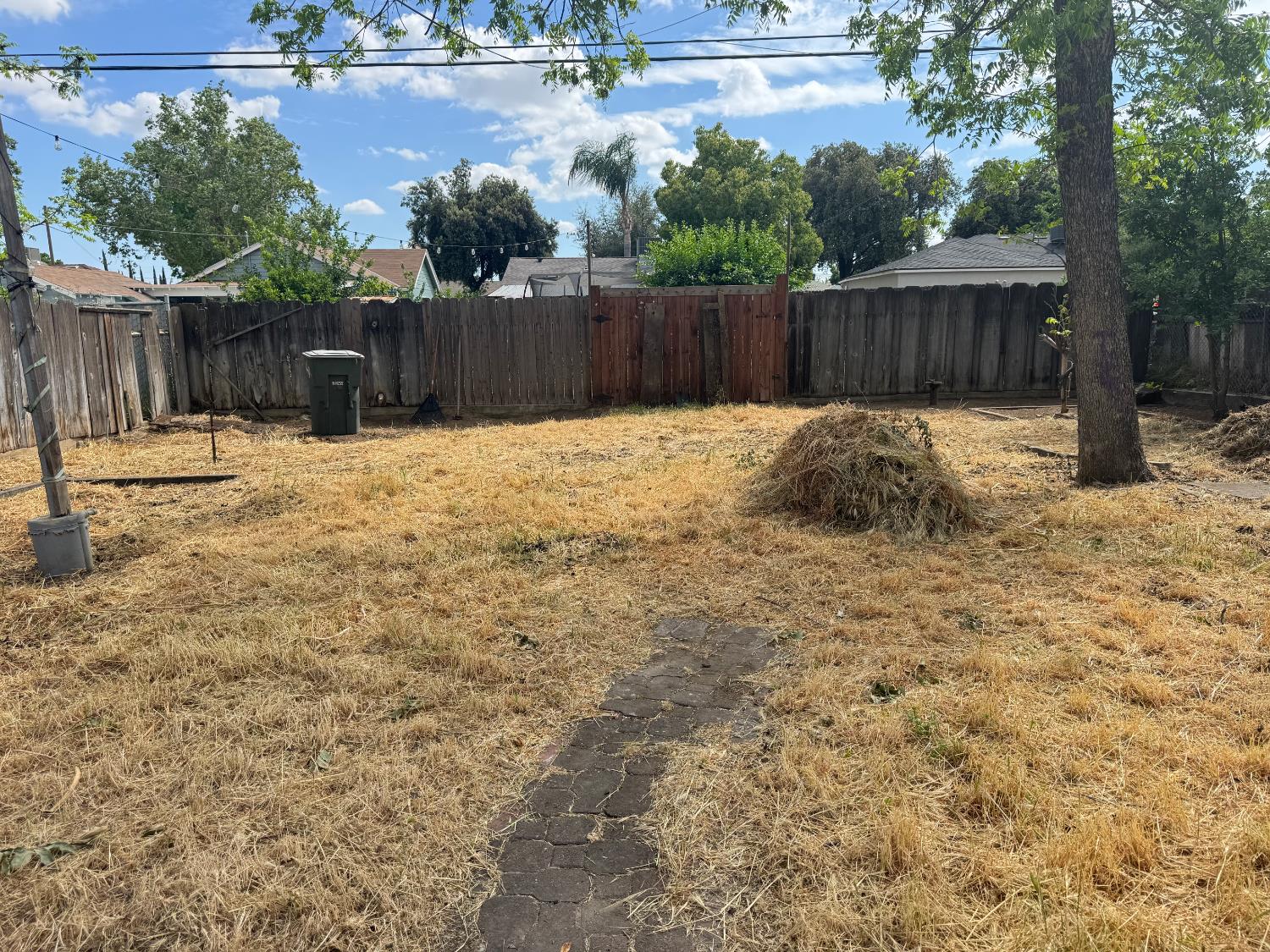 3322 E Lamona Ave, Fresno, CA 93703