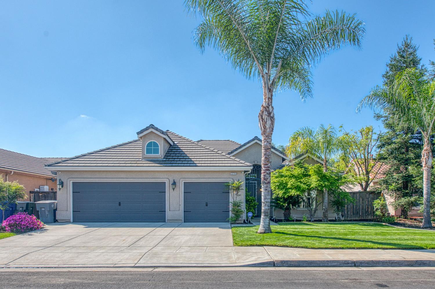 3274 Keats Ave, Clovis, CA 93619