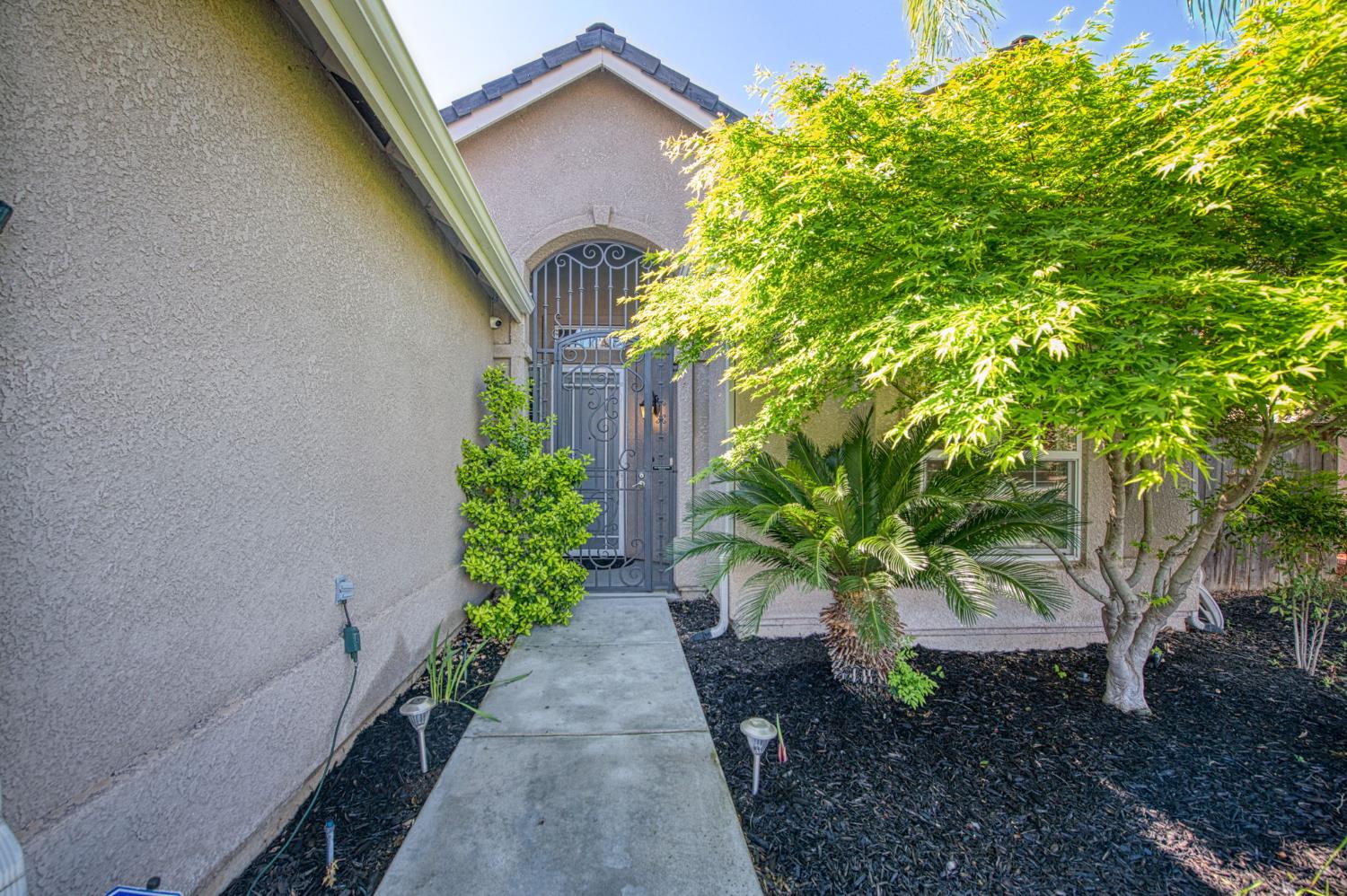 3274 Keats Ave, Clovis, CA 93619