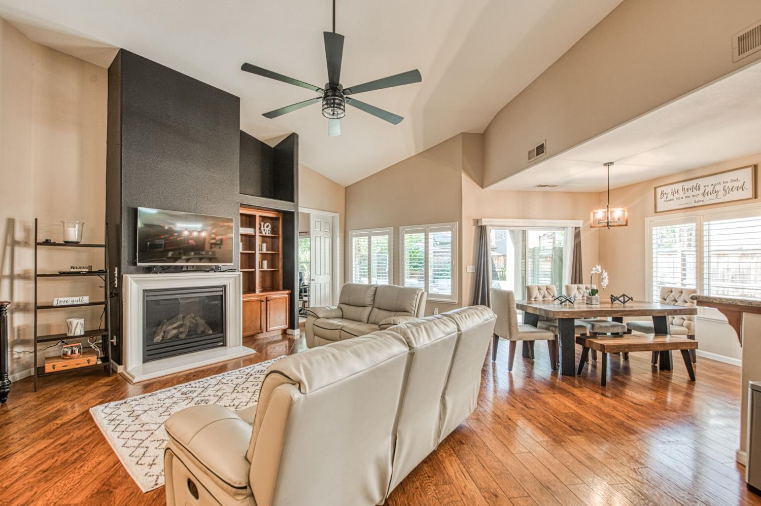 3274 Keats Ave, Clovis, CA 93619