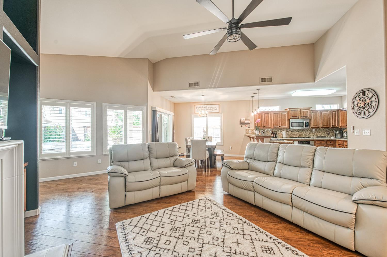 3274 Keats Ave, Clovis, CA 93619