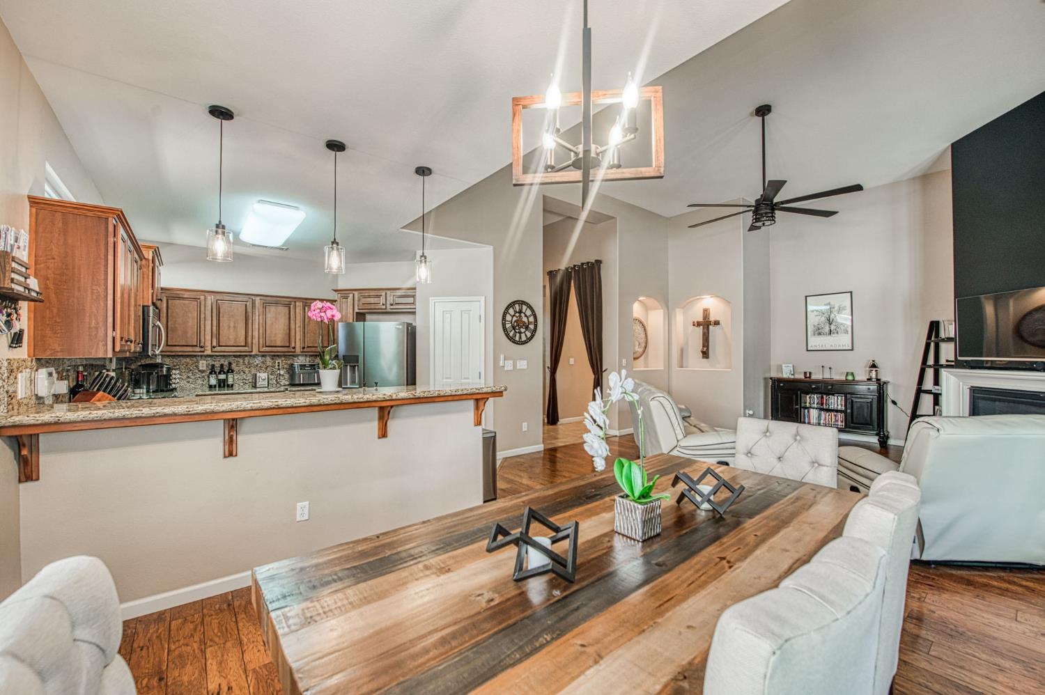 3274 Keats Ave, Clovis, CA 93619