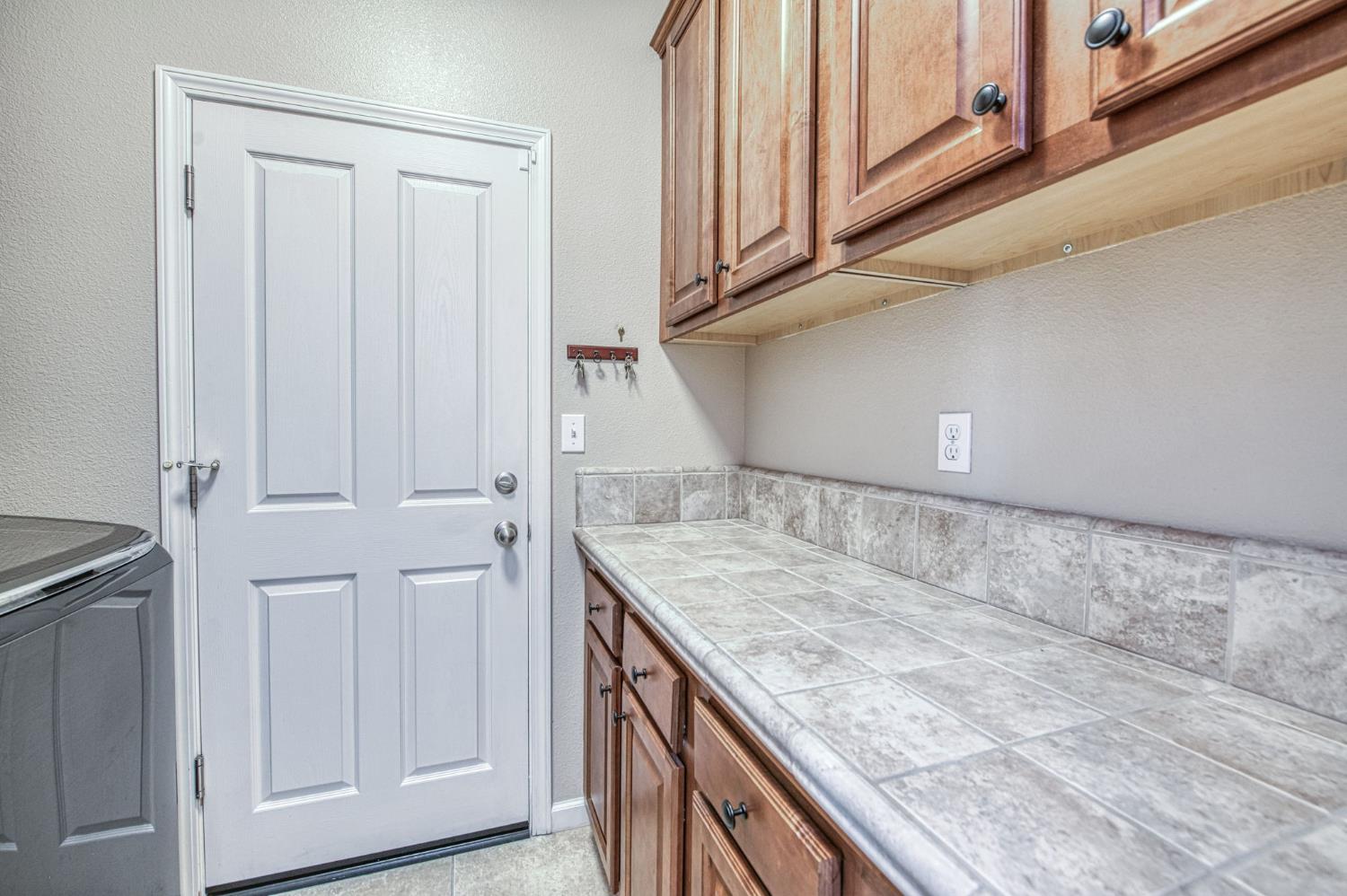 3274 Keats Ave, Clovis, CA 93619