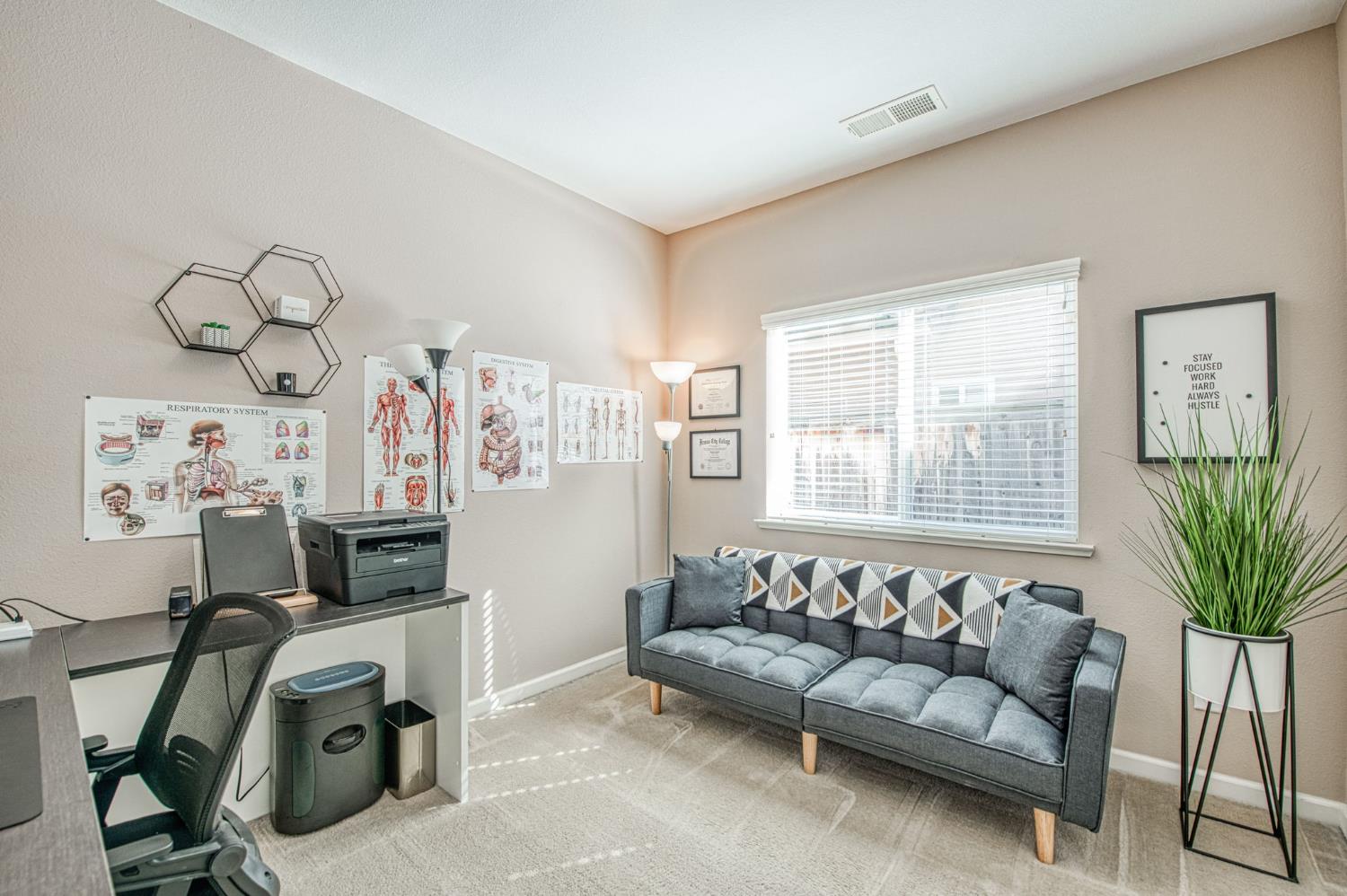 3274 Keats Ave, Clovis, CA 93619