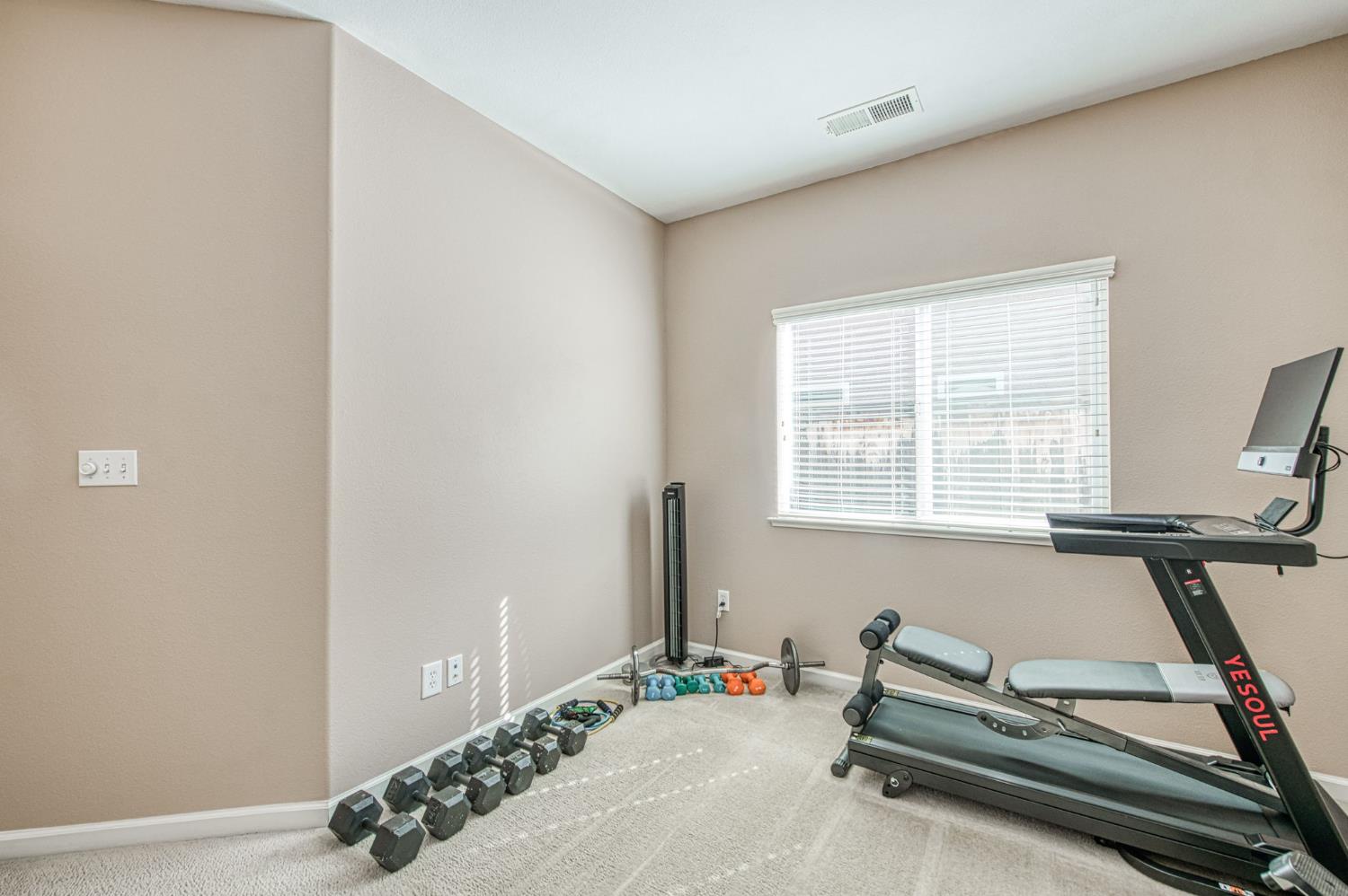 3274 Keats Ave, Clovis, CA 93619