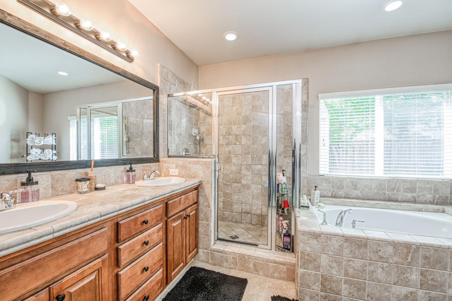 3274 Keats Ave, Clovis, CA 93619